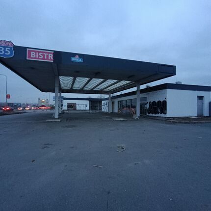 Olomouc - Abandoned petrol station (my 1st urbex) Olomouc - Abandoned petrol station (my 1st urbex)