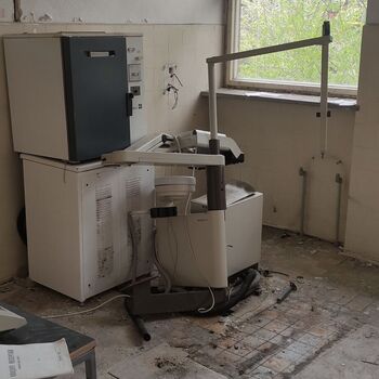 Opuštěná ordinace s klinikou 🦷 Opuštěná ordinace s klinikou 🦷