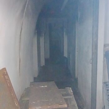 Opuštěný velitelský kryt