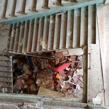 balkon budova staré