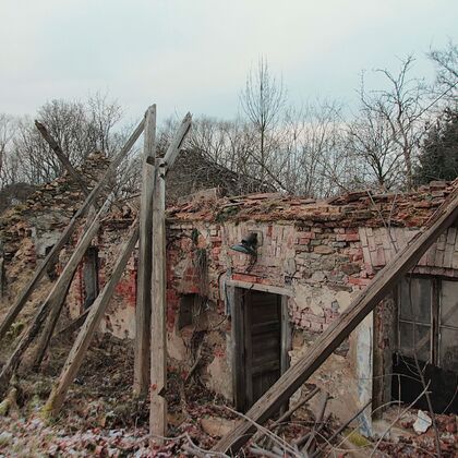 Zámek a'la slunce, seno, Italové
