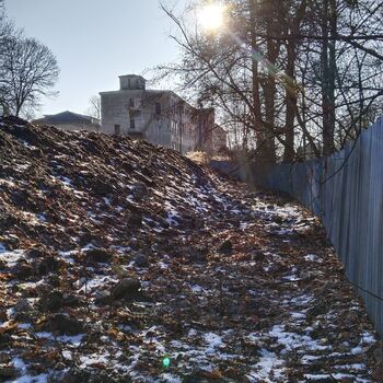 Opuštěná dílna Liaz