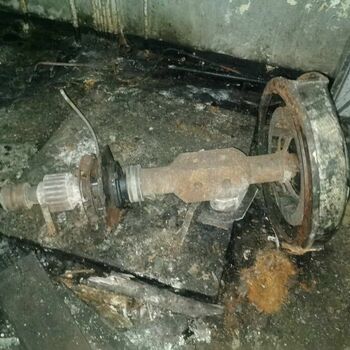 nut and bolt fastener device restraint