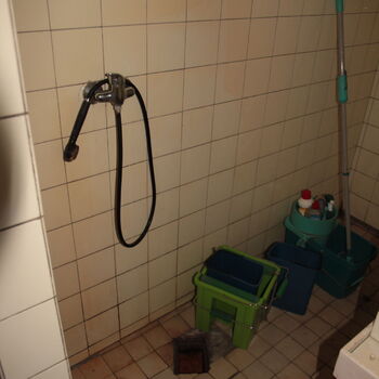 Non-state medical facilities