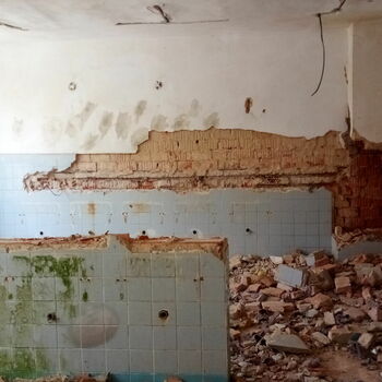 včelín přístřešek přístavby budova staré grunge zeď textura ve věku zvětralé včelín přístřešek přístavby budova staré grunge zeď textura ve věku zvětralé