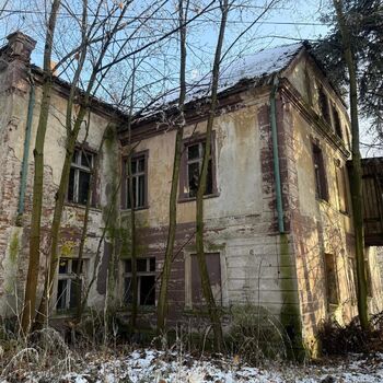 Palác u tlustého pána & přilehlý kolchoz