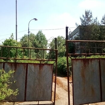 fence barrier structure