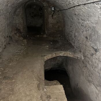 Opuštěný zámek/hotel