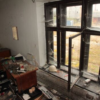 Remote chemical production building Remote chemical production building