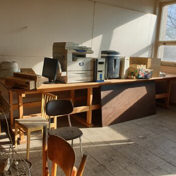 místnost Alkovna interiér kuchyně nábytek tabulka křeslo moderní dům