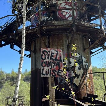 Filmkulissen im Steinbruch