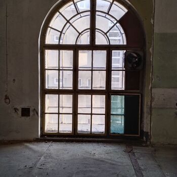 Opuštěná dílna Liaz