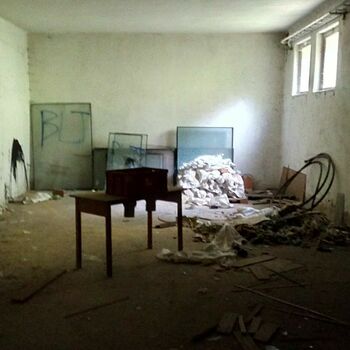 room interior furniture chair house home table floor living decor bedroom