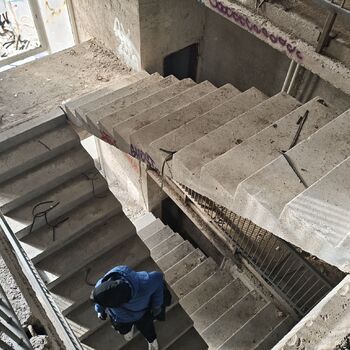 Proč to nedostavěli? Opuštěná železniční poliklinika...