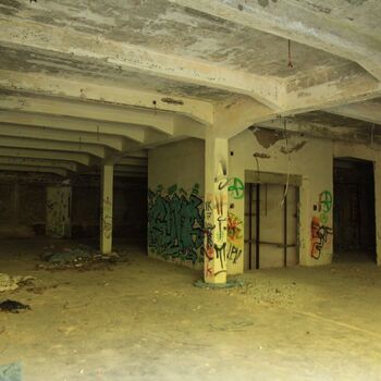 Spinning mill and spinning mill Spinning mill and spinning mill