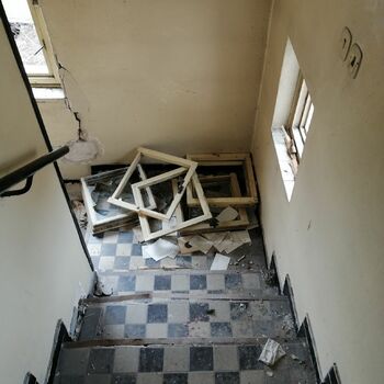 support step tread device structural member architecture support step tread device structural member architecture