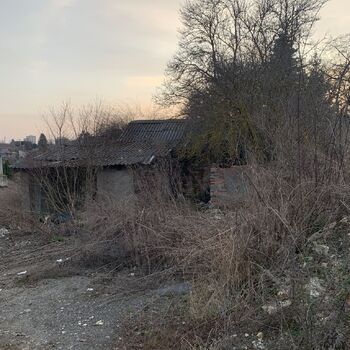 Chatička u nádraží