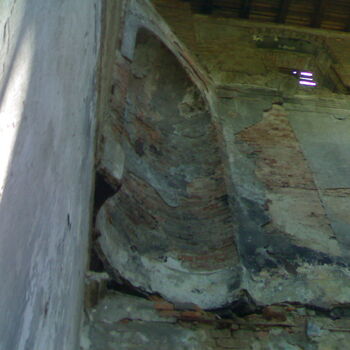 Opuštěný zámek s kaplí na Moravě Opuštěný zámek s kaplí na Moravě