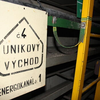 The terrifying underground! A semi-functional factory