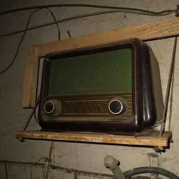 jedno ze 3 starých radií