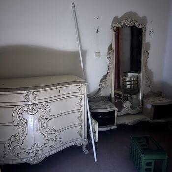 Opuštěný zámek/hotel