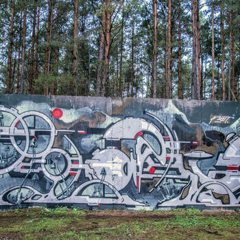 Velitelské stanoviště, bunkry a otevřené pozice s opravdu skvělými graffiti