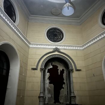 Opuštěný zámek/hotel