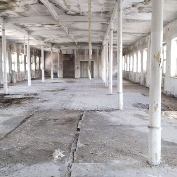 Opuštěná dílna Liaz