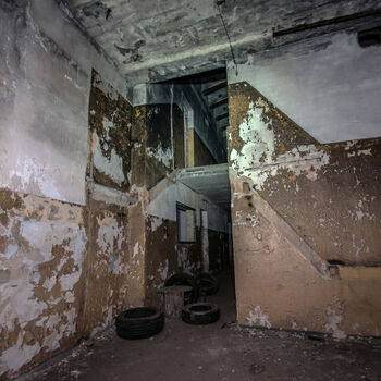 Velitelský bunkr na letišti, starý a nový