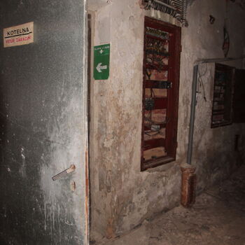 Verlassene Schule der tschechischen Minderheit im Grenzgebiet 2023