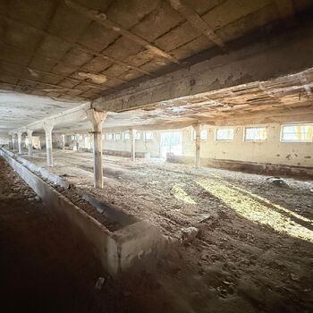 Palác u tlustého pána & přilehlý kolchoz