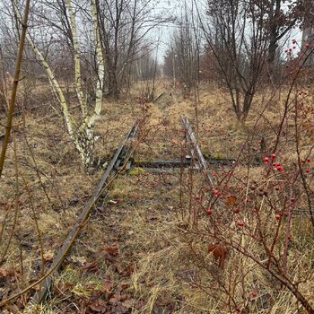 Sedím na kolejích, které nikam nevedou