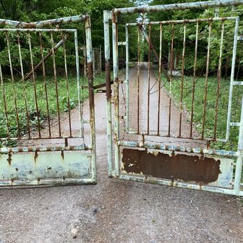 Vojenský objekt na kraji Prahy Vojenský objekt na kraji Prahy