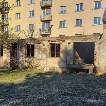 Dilapidated house in Prague Dilapidated house in Prague