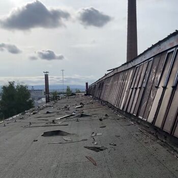 The site and wagons have been abandoned 🚂 🏭