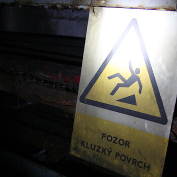 The terrifying underground! A semi-functional factory