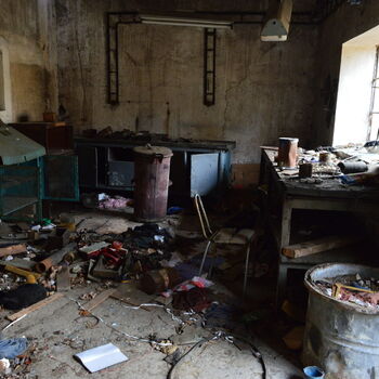 Verlassener Steinbruch