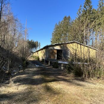 Opuštěný bývalý vojenský prostor 2022