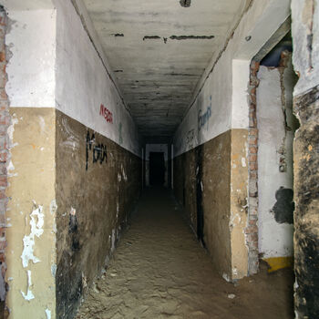 Velitelský bunkr na letišti, starý a nový