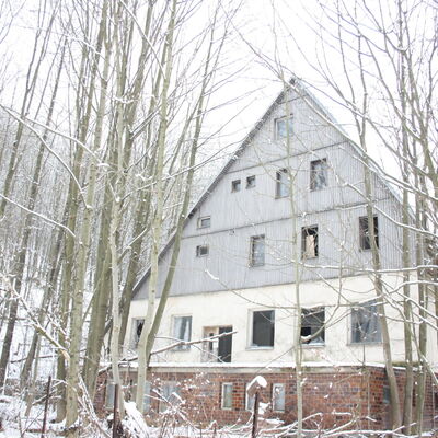 What is this place? An abandoned hotel?