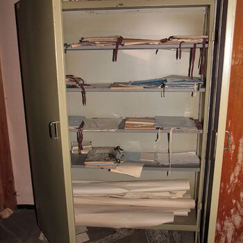 Abdeckung unter der Waggonfabrik