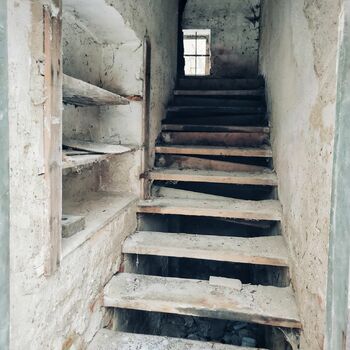 podpora běhounu krok zařízení konstrukční prvek staré