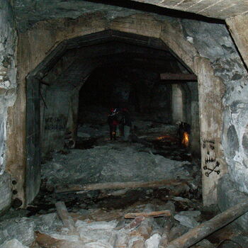 Richard Underground Factory