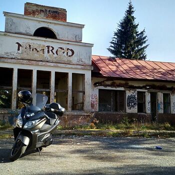 budova motorová koloběžka dům Architektura kolová vozidla domácí budova motorová koloběžka dům Architektura kolová vozidla domácí