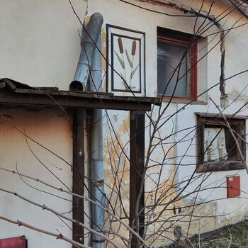 Abandoned farm building_2025