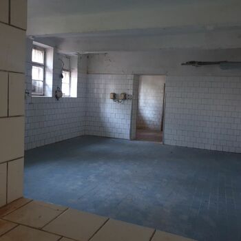 místnost interiér domácí dům ložnice podlaha nábytek moderní výzdoba byt život dřevo Pohovka lampa