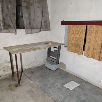 Chátrající léčebna a střet s nečekanými návštěvníky...