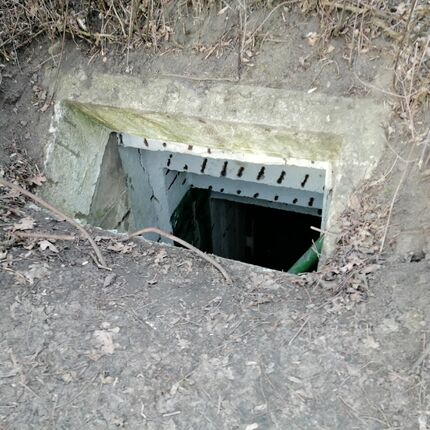 Verlassenes Munitions- und Lebensmitteldepot Verlassenes Munitions- und Lebensmitteldepot