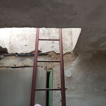 Opuštěná škola / internát