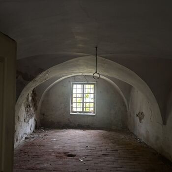 Eine weitere verlassene Burg.